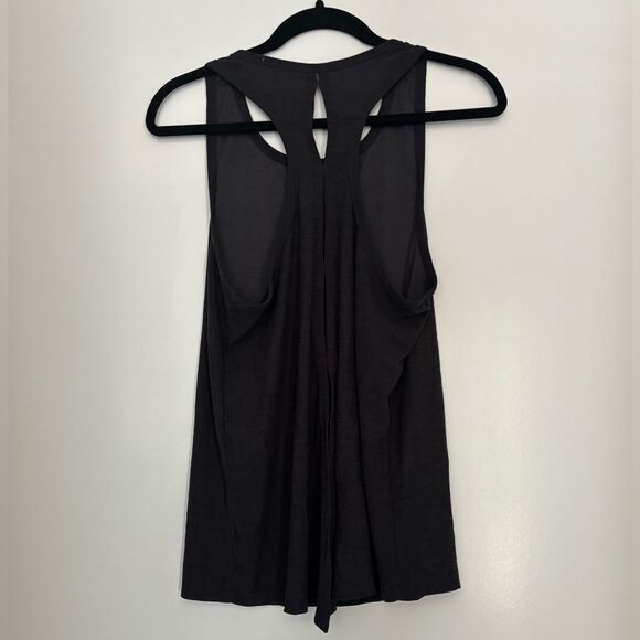 Old Navy Women's Black Athletic Tank Top - Picture 3 of 3